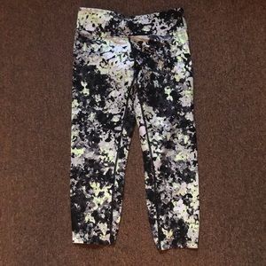 Calvin Klein workout yoga pants calf height